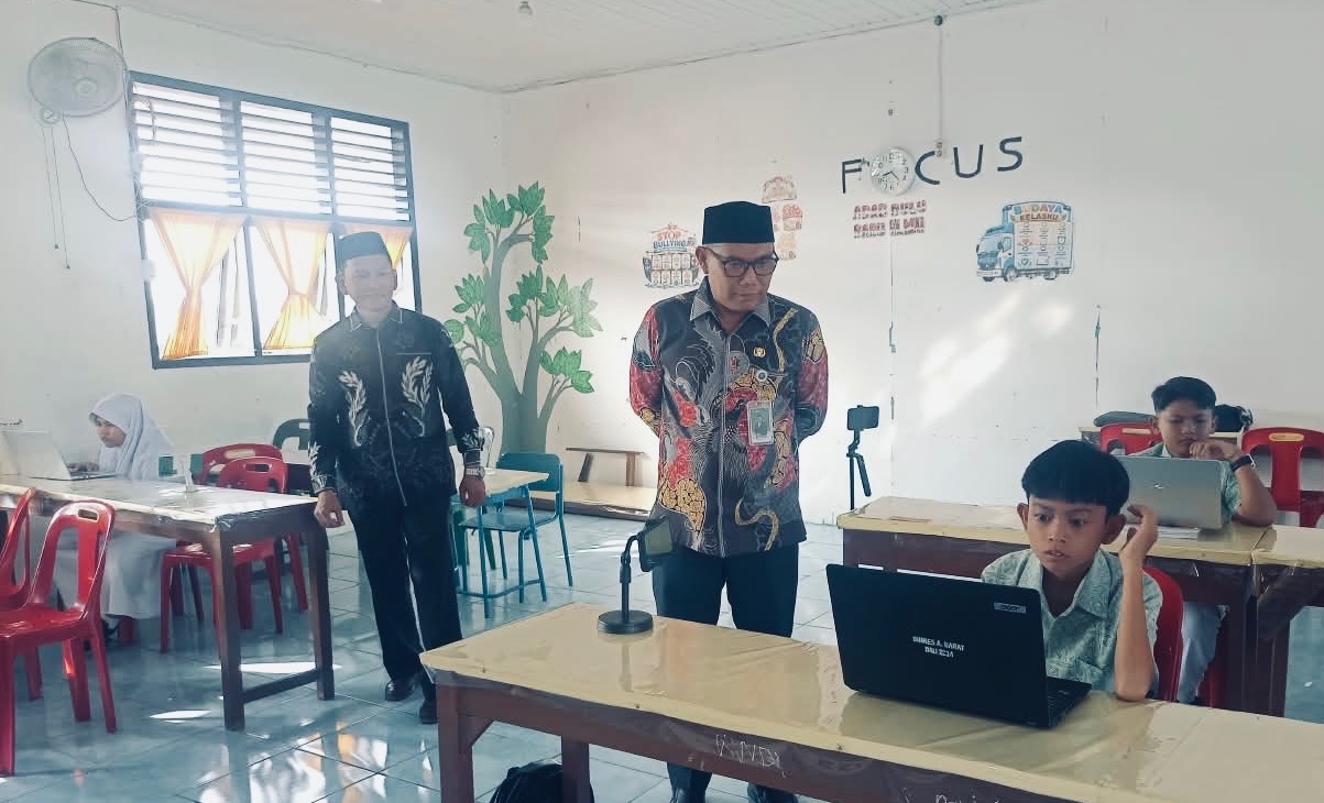 Pantau OLPAIN Aceh Barat, Kakankemenag Dorong Siswa Kembangkan Potensi dan Prestasi PAI