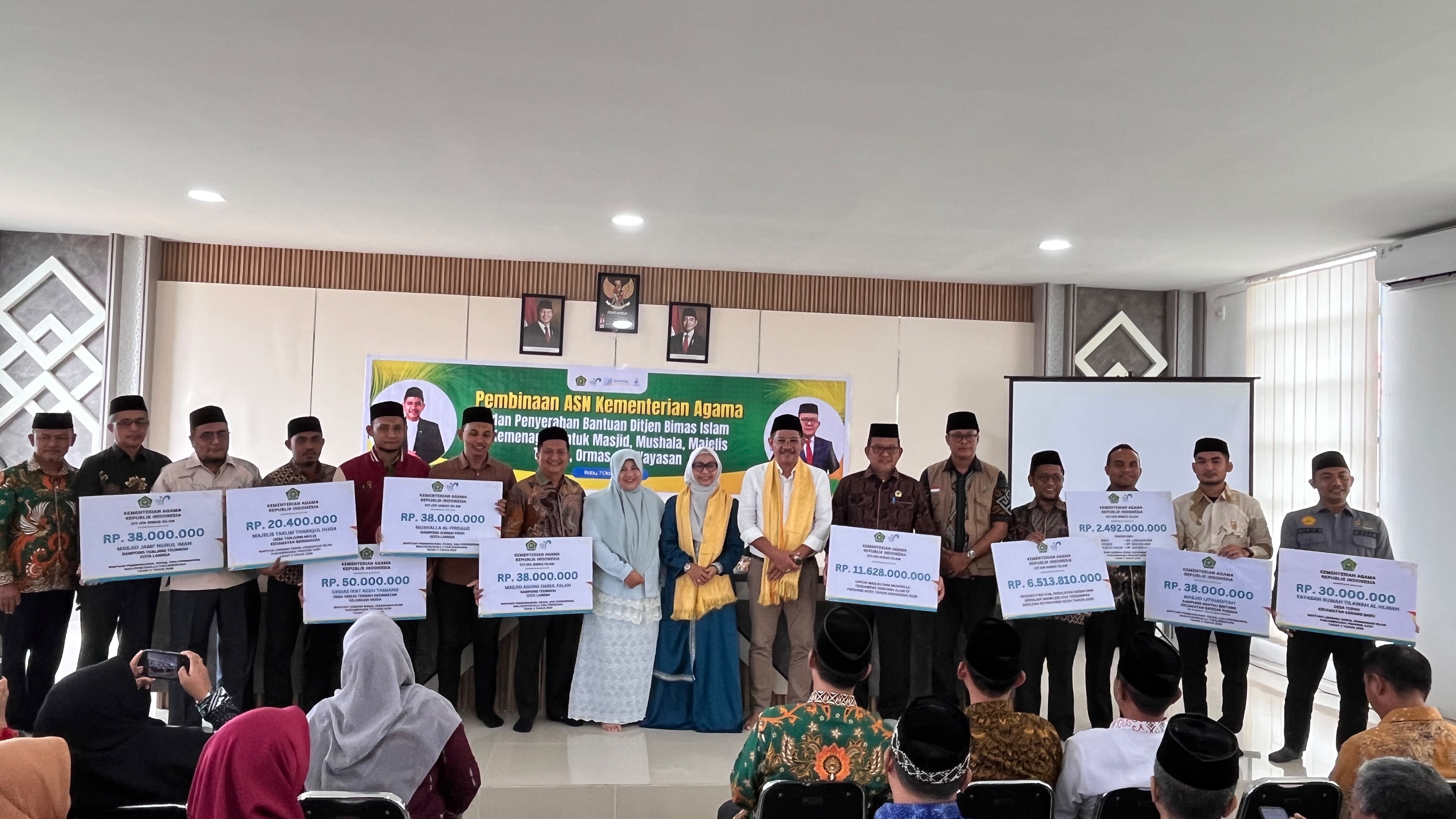 Kemenag Salurkan Bantuan Rp9 Miliar untuk KUA dan Lembaga Keagamaan Terdampak Banjir di Aceh