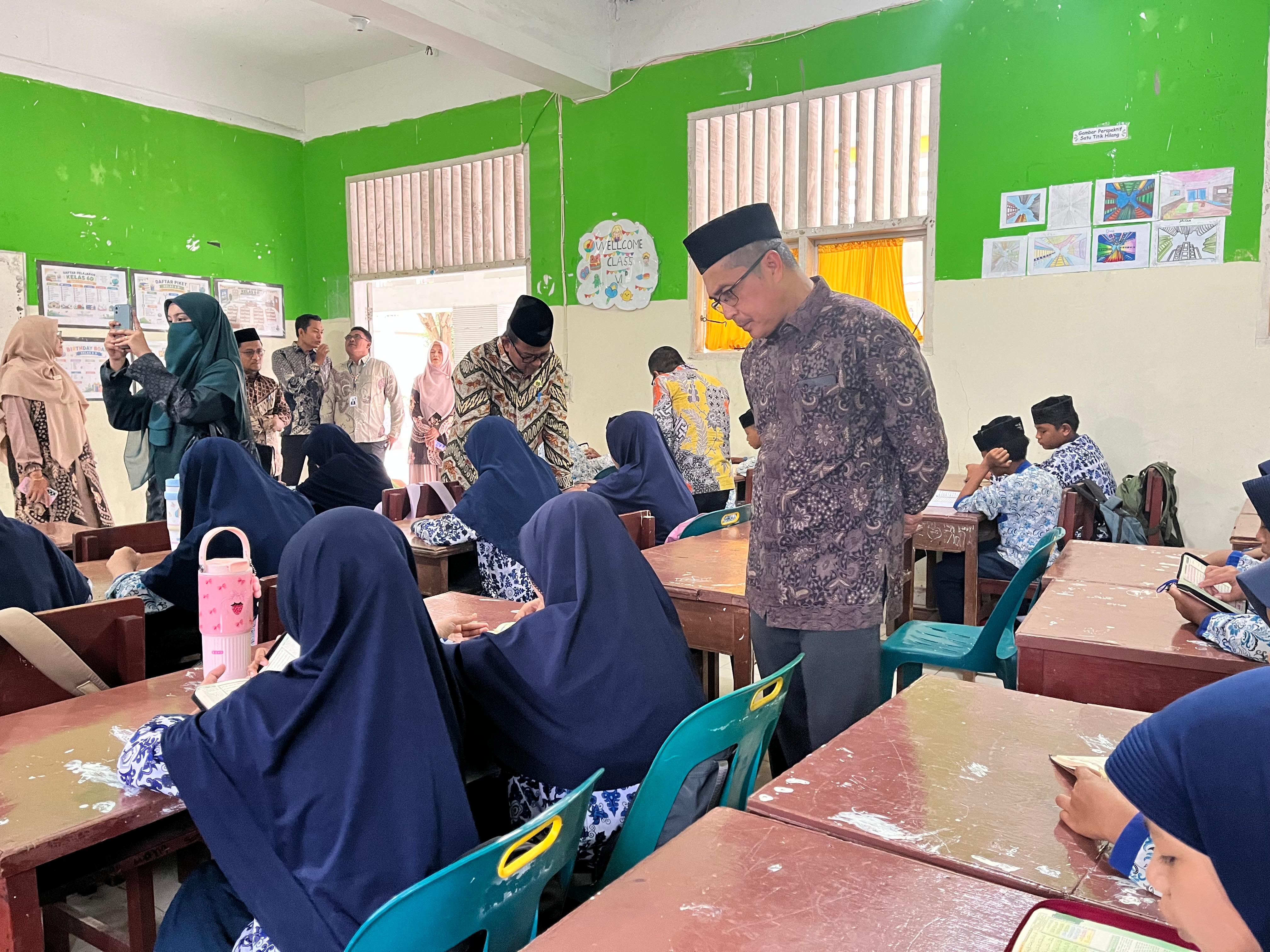 Kakanwil Kemenag Aceh Tekankan Pembatasan Penggunaan HP bagi Siswa di Langsa