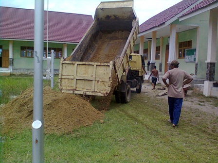 MAN Singkil Dapat Bantuan Pemkab Asing