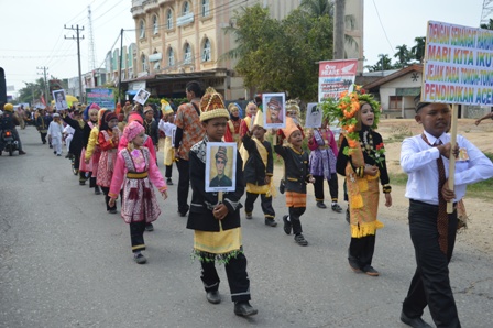 Bupati dan Kakankemenag Lepas karnaval