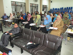 Kakankemenag Aceh Besar Buka Bimtek Kurilulum 2013