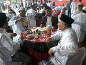 Usai Jadi Khatib, Kakanwil Silaturahmi dengan Muspida