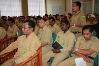 Tunkin; Pendidikan, Kualifikasi, dan Kinerja