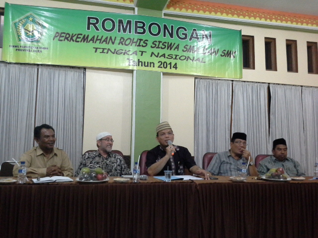 Kakanwil Lepas Perkemahan Rohis Nasional 2014