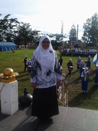 Drum Band MTsN Takengon II Buka Upacara HUT Guru
