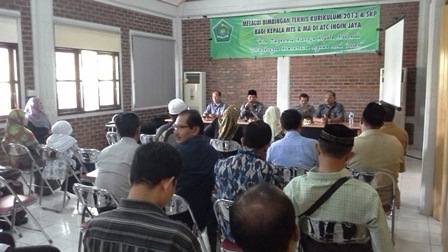 Mendikbud Sedang Evaluasi, Kakankemenag Abes Buka Bimtek K13