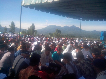 Zikir di Kaki Gunung Berapi, Dua Hari Usai HAB