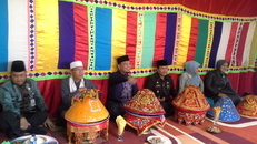 Hidangan Berlapis untuk Tamu Kehormatan