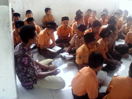 Yasin dan Praktek Shalat di MIN Idi