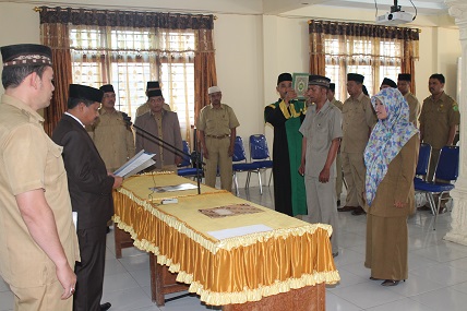 Kakankemenag Ateng Lantik Pejabat Kaur TU Madrasah