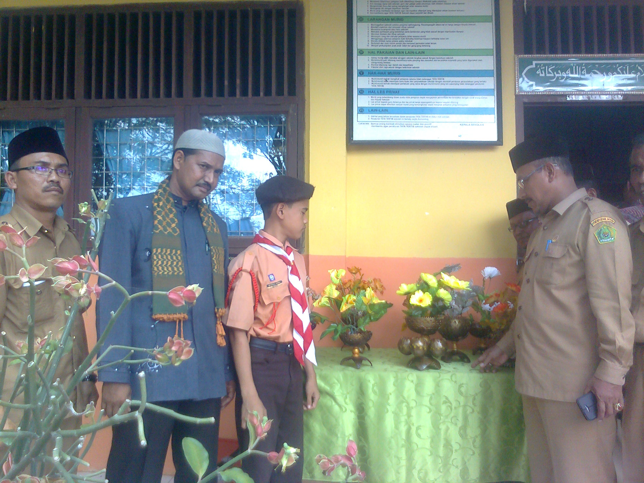 H. Maiyusri Apresiasi Kreasi Seni Siswa MTsN Krueng Panjoe