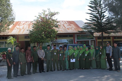 Bupati dan Kakankemenag Pantau UN