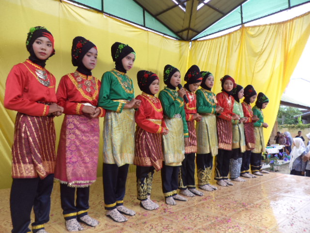 Meriahnya Pentas Seni di MTsN Peureulak