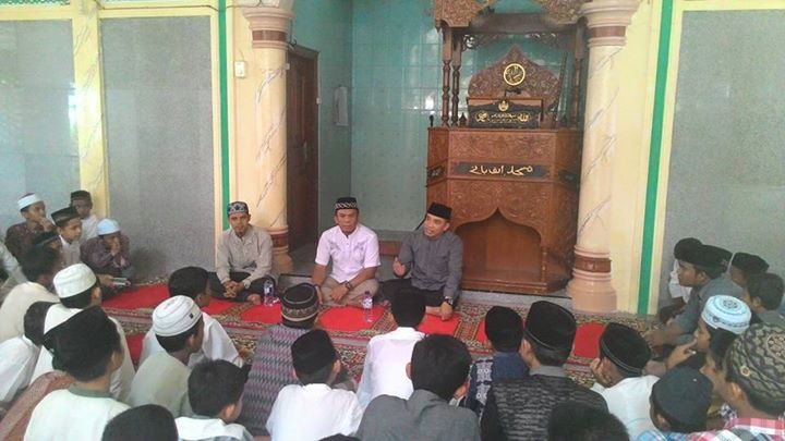 Qari Internasional Berbagi Kiat Mempelajari Al-Qur`an Kepada Santri Dayah IQ