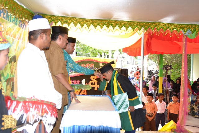 Kakankemenag Pidie Wisuda 24 Siswa MIN Keude Batee 
