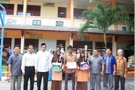 Apresiasi Juara Kelas dan Juara Umum Ujian Semester di MAN Model 
