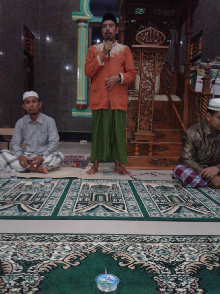 H. Iqbal Ceramah Ramadhan di Ulee Glee