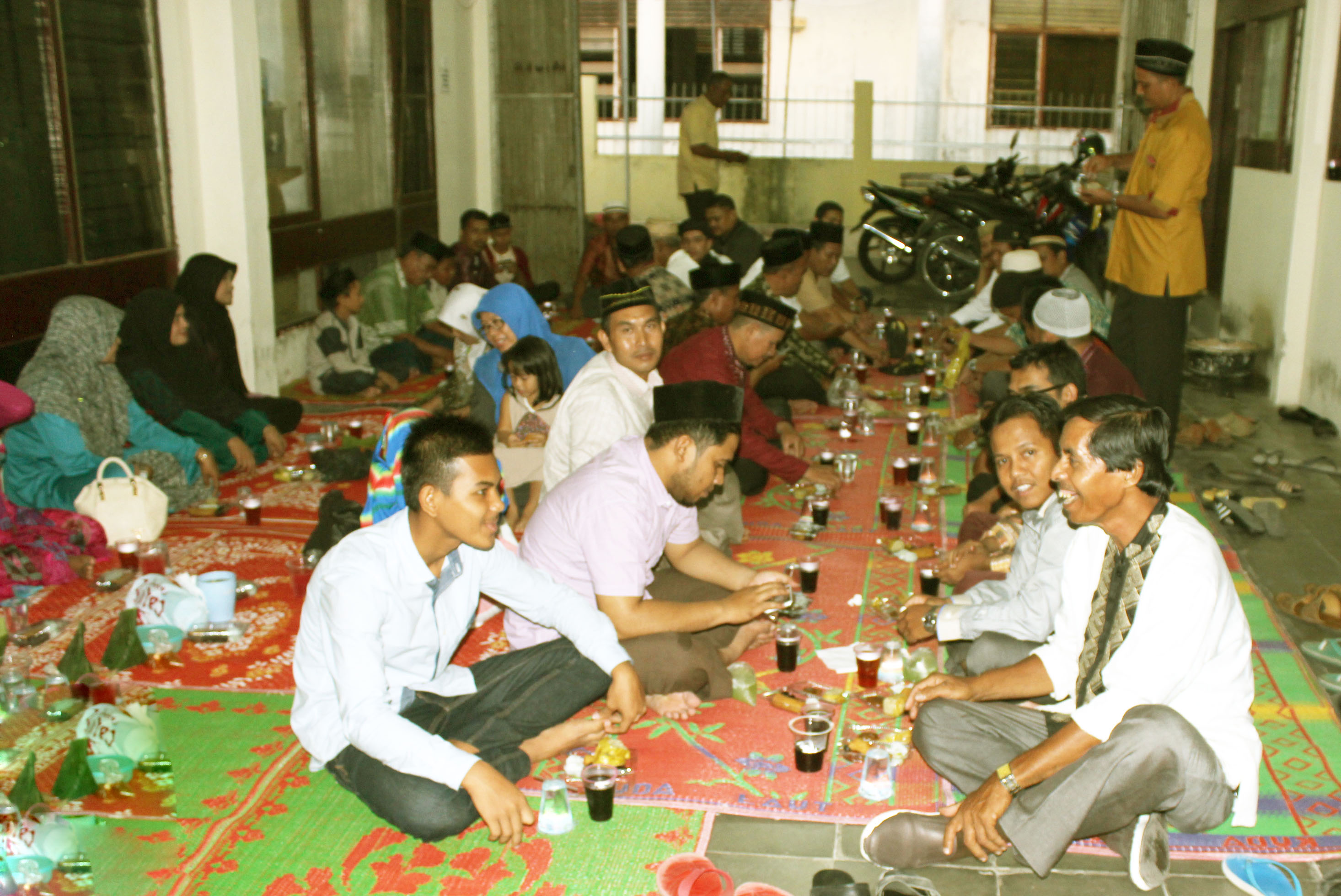 Keluarga Besar Kankemenag Aceh Utara Buka Puasa Bersama