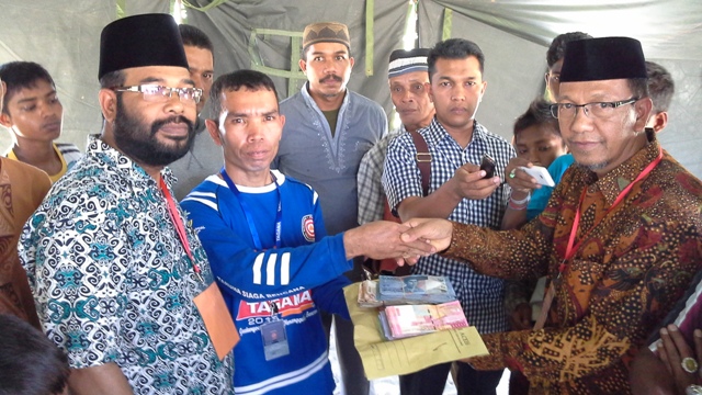 Kakanwil Kemenag Aceh Serahkan Bantuan untuk Rohingya