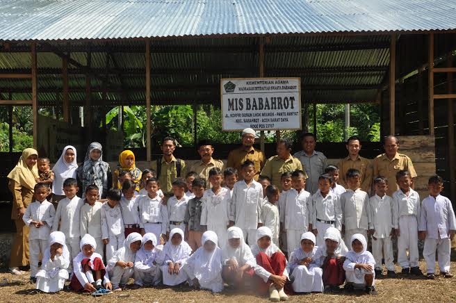 Hari Pertama Madrasah, Kasubbag TU Kemenag Abdya Sidak 