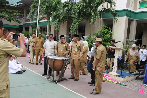 Kakanwil Lepaskan `Ceudah Meutuah` MTsN Model ke Cibubur; Jaga Nama Aceh
