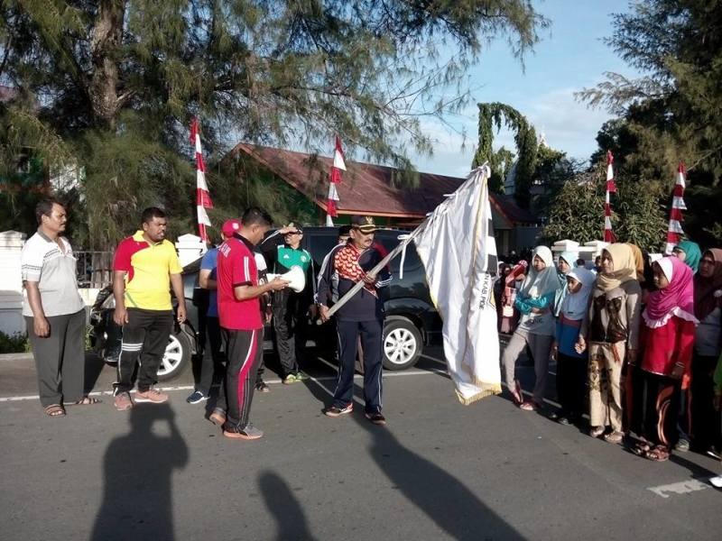 HAB ke 71, Kakankemenag Pidie Lepas Jalan Santai, Pembagian Hadiah, dan Donor Darah 