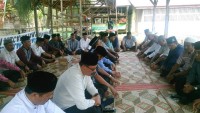 Kabag TU Kanwil Kemenag Aceh Takziah ke Rumah Duka Pegawai Kanwil di Aceh Timur