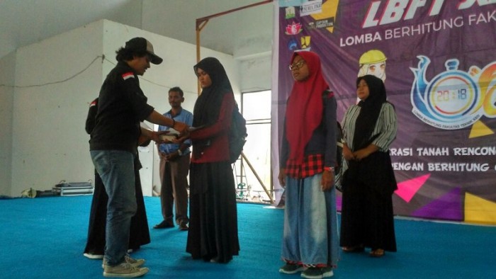 Siswi MTSN 1 Nagan Raya Raih Juara Lomba Berhitung Cepat