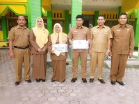 Apel Pagi, Marzuki Serahkan Bantuan dan Penghargaan Kepada ASN