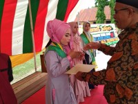 Tangis Haru Warnai Pelepasan Siswa MAN 1 Aceh Utara