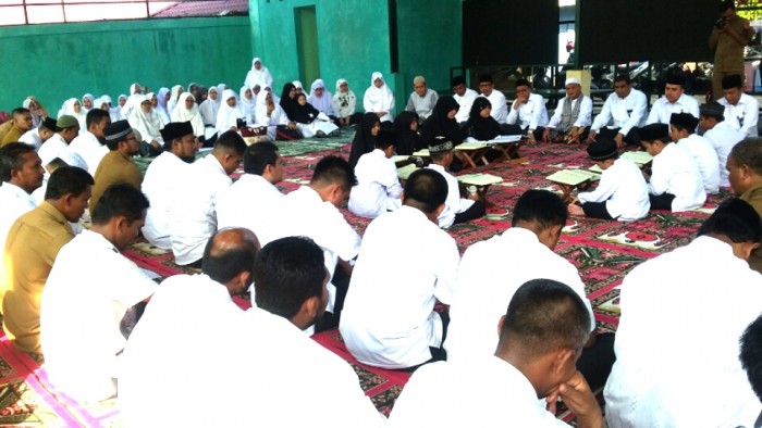 Anggota DWP Kanwil Hadiri Haflah dan Zikir Bersama ASN Kemenag