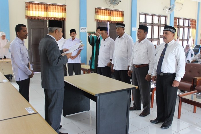 Kakankemenag Nagan Raya Lantik dan Kukuhkan Pejabat Baru 