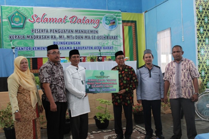 Diterima Kakanwil, Kepala Madrasah Serahkan Donasi untuk Korban Gempa dan Tsunami Sulteng