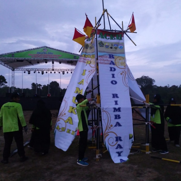 Kontingen Pramuka Santri Aceh Tampilkan Monumen Radio Rimba Raya 