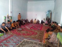 Keluarga Kesar Kankemenag Aceh Selatan Takziah ke Rumah Almarhum Zainizar