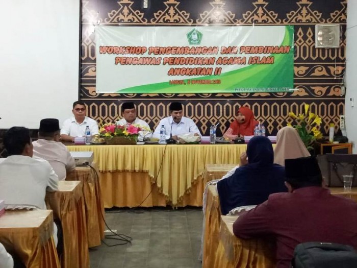 Ka.Kankemenag Kota Langsa membuka Workshop Bagi Pengawas PAI