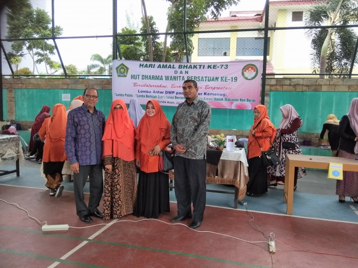 Lomba Meriahkan HAB ke 73 Dimulai, Kakanwil dan Kabag TU Pantau Lomba Masak Non Beras