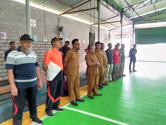Kasubbag TU membuka kegiatan pertandingan futsal antar karyawan Kankemenag Aceh Selatan 