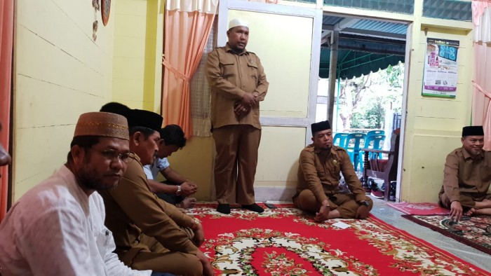 Keluarga Besar Kemenag Banda Aceh Takziyah ke Rumah Mertua Zamanhuri