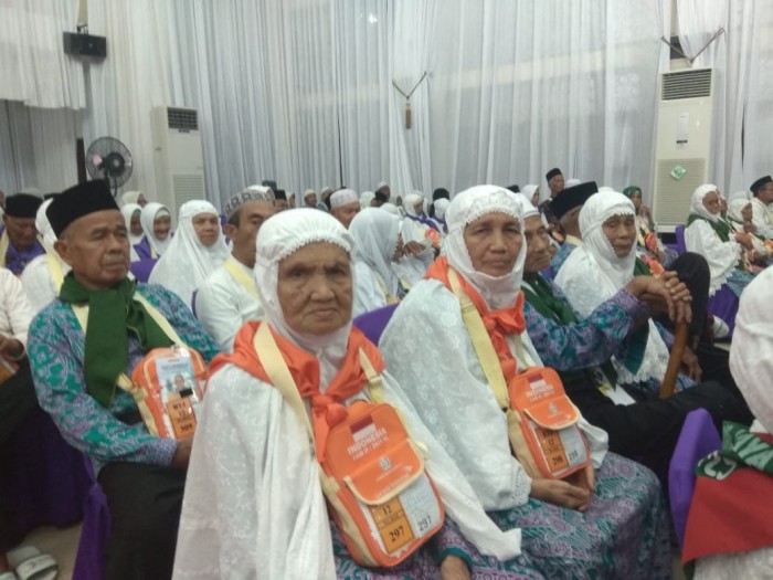 Nyak Mani dan Adawiyah Jemaah Calon Haji Kabupaten Aceh Jaya tergabung di kloter Akhir