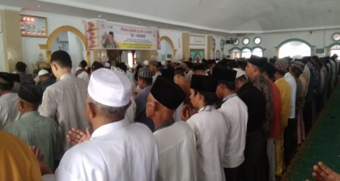 BJ Habibie Meninggal : Jamaah Kab. Aceh Singkil Lakukan Shalat Ghaib
