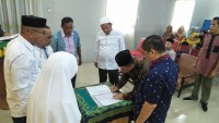 Lantik Dua Pengawas, Kakankemenag : Jabatan Suatu Tugas Yang Mulia