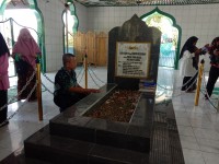 Usai Bertanding, Kontingen KSM Aceh Berziarah Ke Makam Imam Bonjol