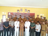 Hadiri Pelantikan Kepala Desa, Ka. KUA Idi Rayeuk Didaulat Sebagai Rohaniawan
