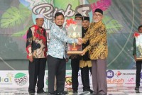 Kabid PD Pontren Tutup RIAB FAIR VIII; MTsS YAPENA dan MAS YAPENA Juara Umum