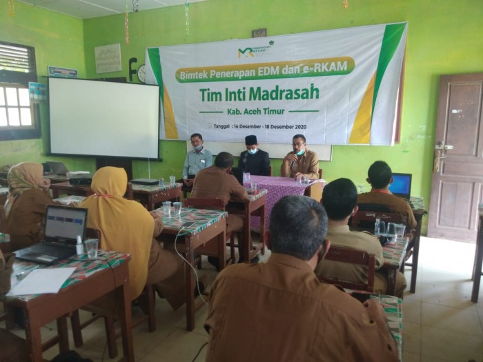 Dalam Sehari Kakankemenag dan Kasi Penmad Buka Bimtek penerapan EDM dan e .RKAM Rombel 1 dan Rombel 2