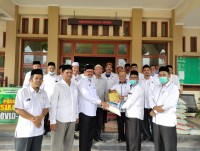 Kemenag Pidie Jaya Serahkan Bantuan Kepada korban banjir Aceh Utara.