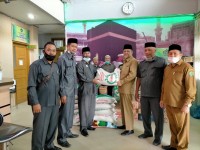 Kankemenag Bireuen Salurkan Bantuan Pasca Banjir di Aceh Timur