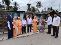 Kakankemenag Langsa dan DWP Santuni Korban Kebakaran